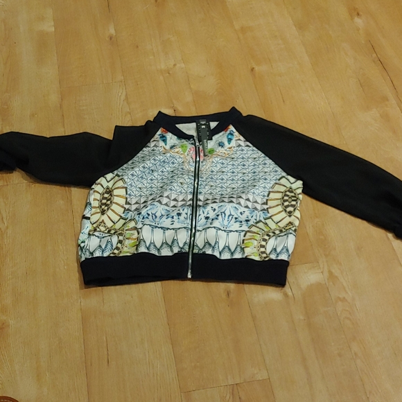 Katie Judith Light weight Crop Bomber - Picture 1 of 7